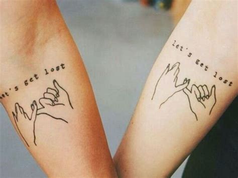 Tatouage de sœur : 100 idées pour sceller votre amour